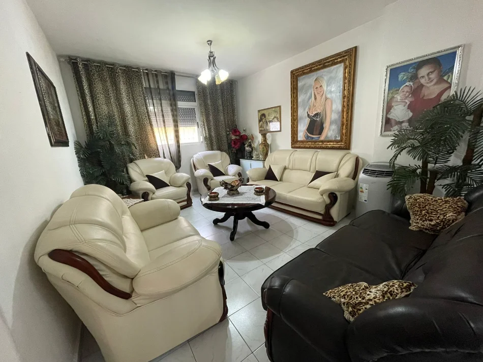 Shitet shtepi 1 kateshe  145.000 € (rruga bardhyl)