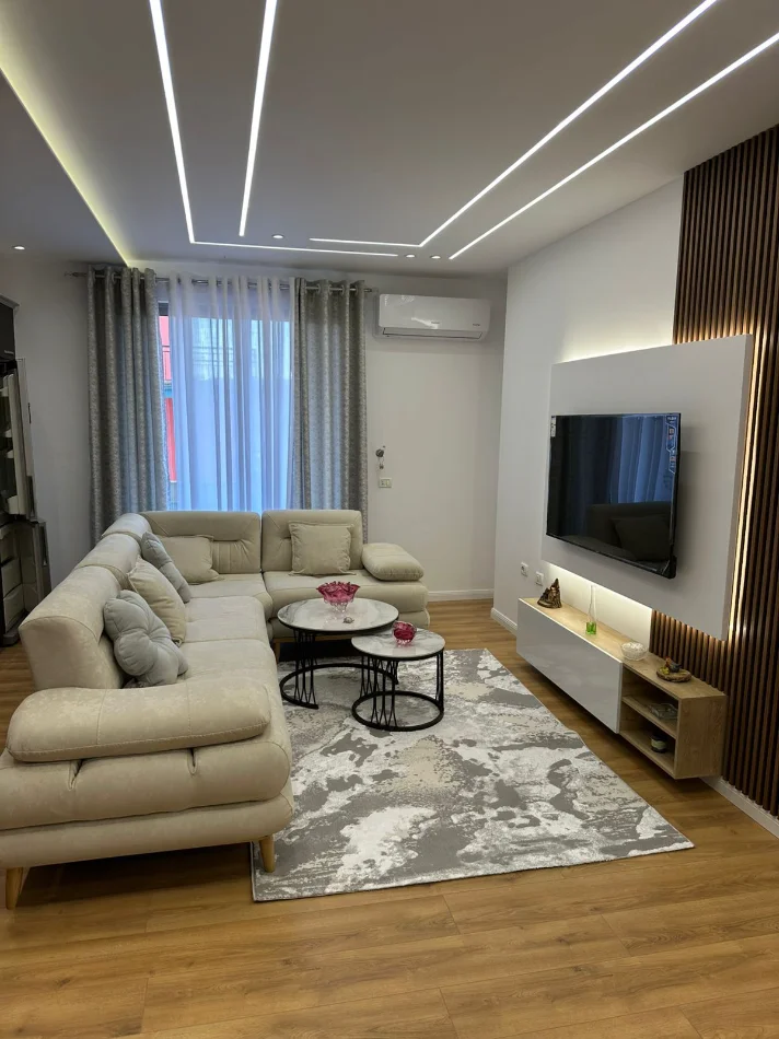 Shitet super apartament 2+1 tek pallatet cabej ne yzberisht , jepet edhe me kredi