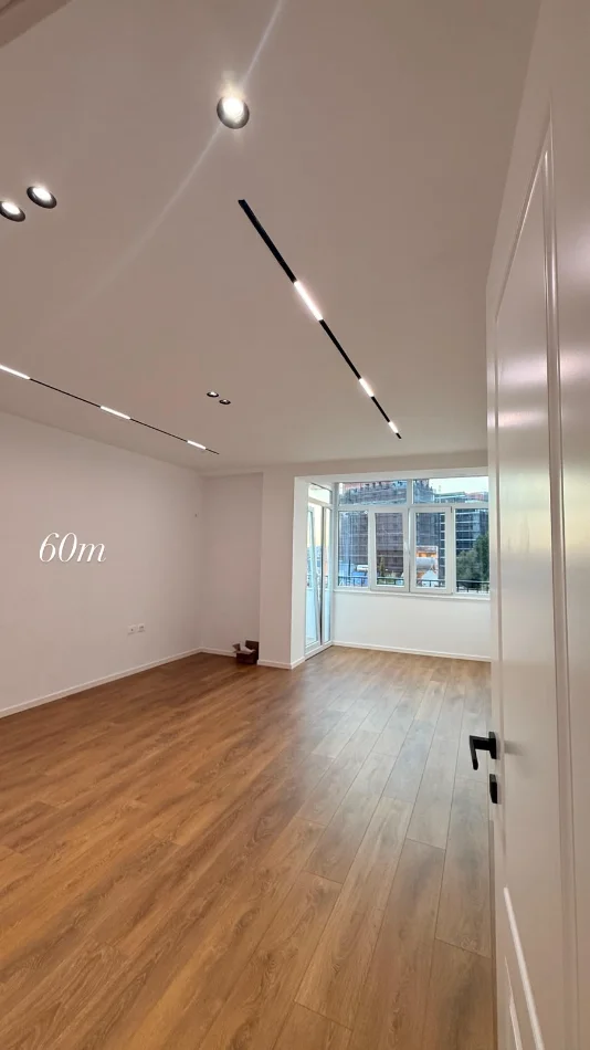 Shitet Apartament 1+1 ,21 Dhjetor, rruga Muhamet Gjollesha, 155 mije euro