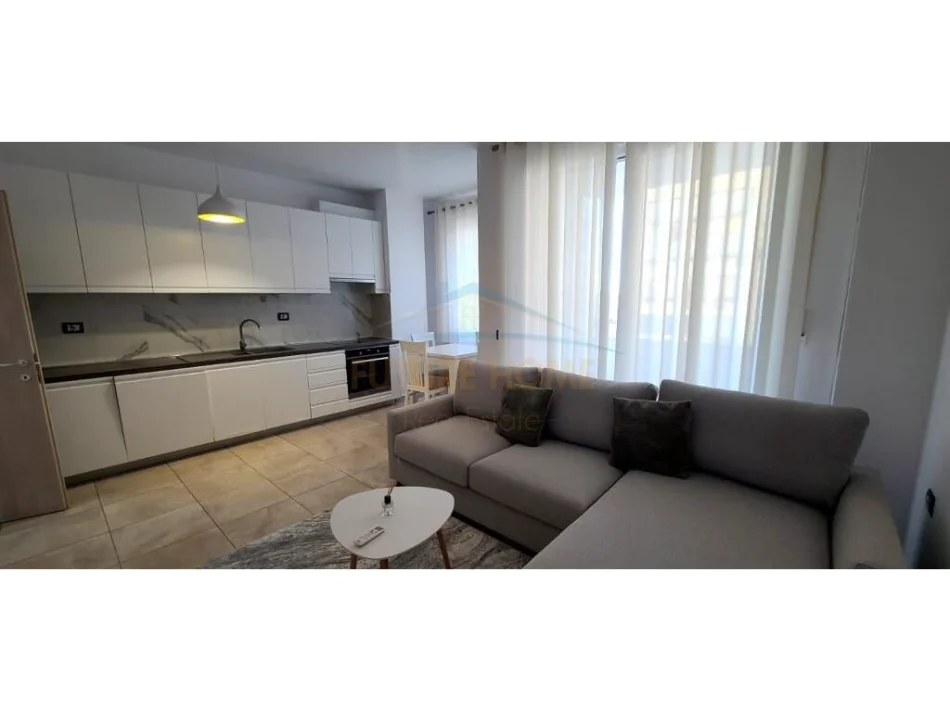 Shitet,Apartament 1+1+Post Parkimi,Kompleksi Xhura 0696069906
