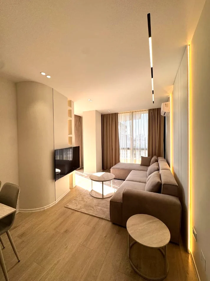 Shitet  Apartament 2+1 në 21 Dhjetori, Tiranë,    238.000 Euro