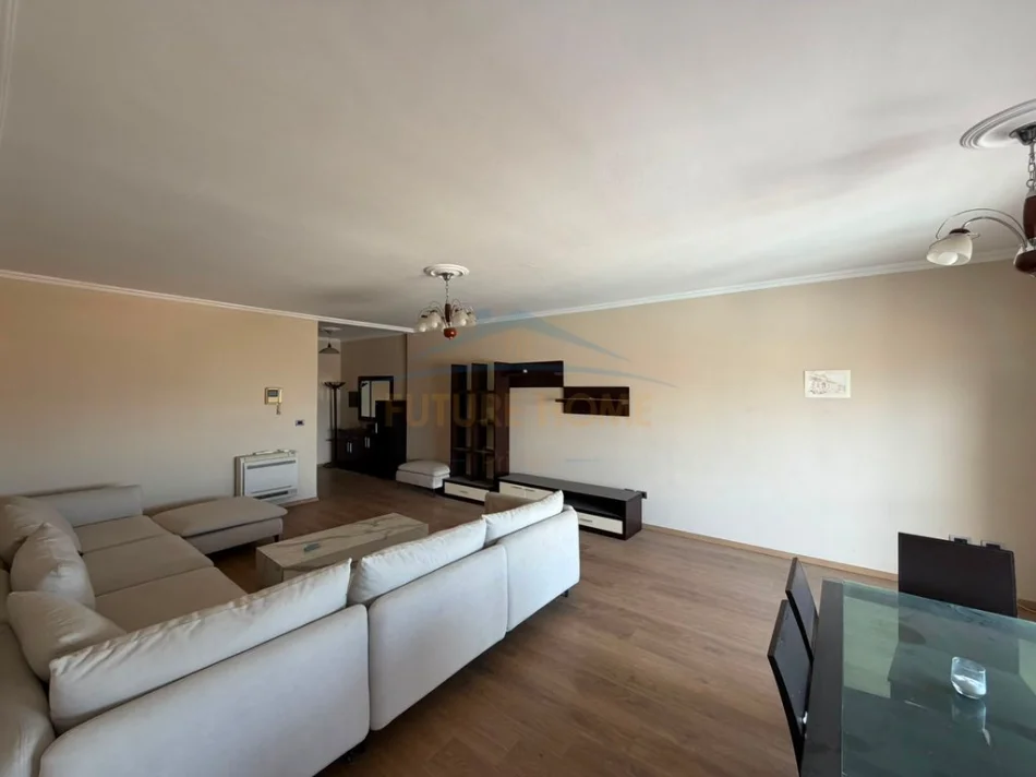 Shitet , Apartament 3+1+2+Post Parkimi , Ish ekspozita , Tirane 0696069906