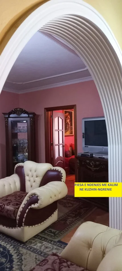 Shitet Apart rinovuar,tip 3+1, 2-banjo, 2-ballko kat 4 p ekzistus,sip140m²,Cmim195'000€, rr ADemi, Sh K Lirisë,100m Maternit Ri 300m Ura Brryli Tirane