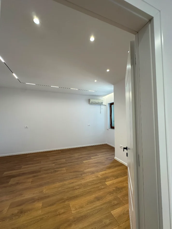 Shitet apartament 1+1 Kati 5, 56 m² 143.000 € (Nisharaku)