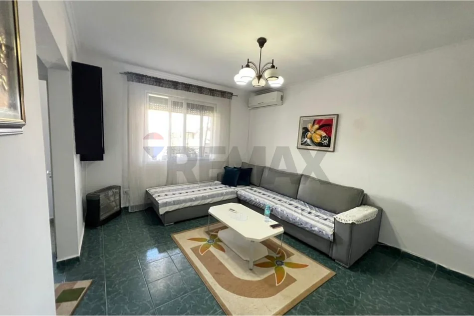 Shitet apartament 1+1 laprake,  Tirane