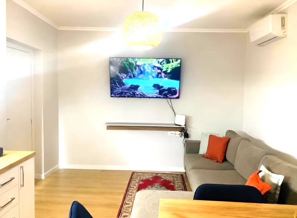 🏡 Shitet apartament 2+1+Ballkon – te Rruga e Burgut, zona nga Zogu i Zi te Stacioni i Trenit | 164 milion Lekë