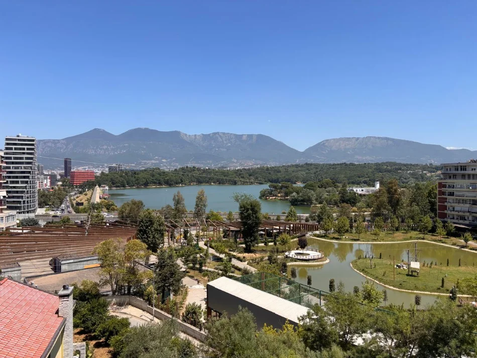 Shitet, apartament 3+1,me hipoteke, me pamje fantastike nga liqeni 3+1+Ballkon, Kati 4 me ashensor, 135 m² 42.000.000  lek (Kopshti Zoologjik)