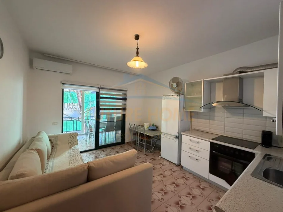 Shkembi Kavajes, shitet apartament 1+1 Kati 2, 65 m² 85.000 € (Shkembi Kavajes, Golem)