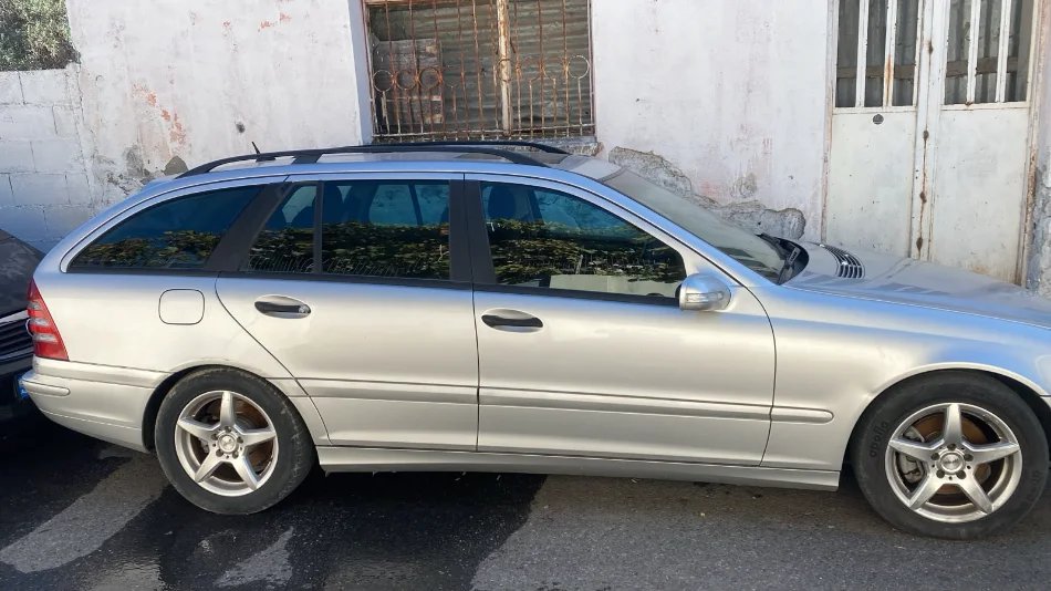 Shkoder, shes Mercedes Carvan Nafte, manuale 230.000 km 1 €