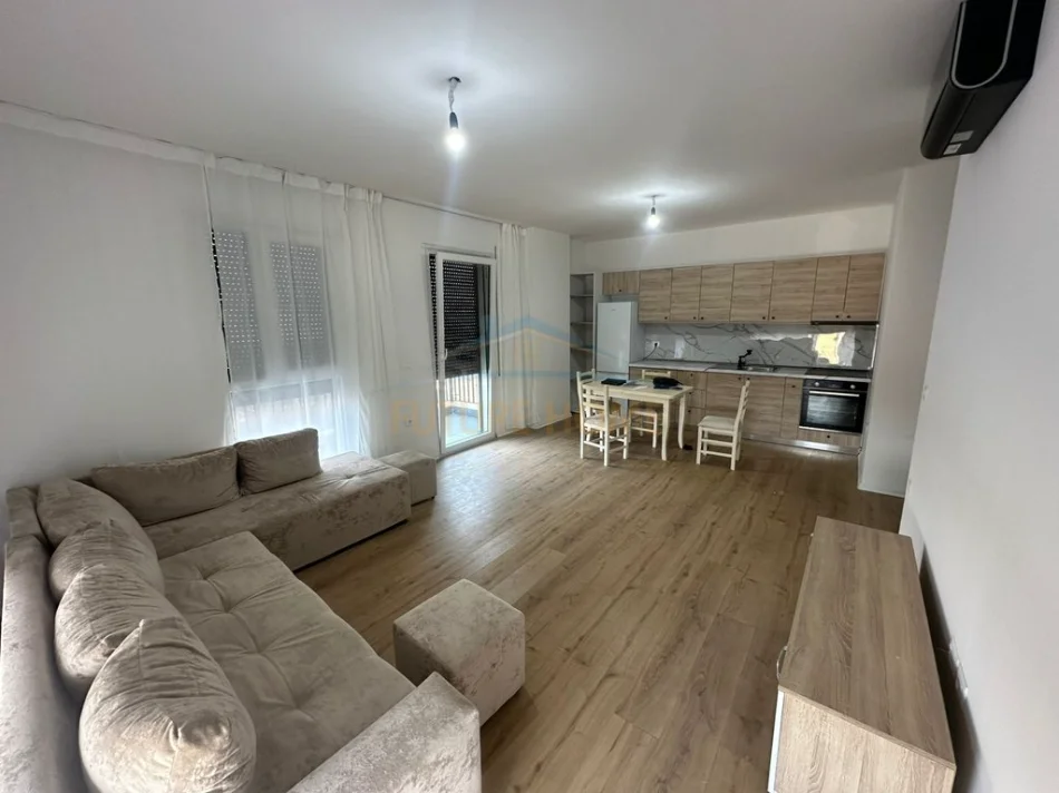 Shqiperi, jap me qera apartament 2+1+Ballkon Kati 2, 99 m² 615 € (DON BOSKO)
