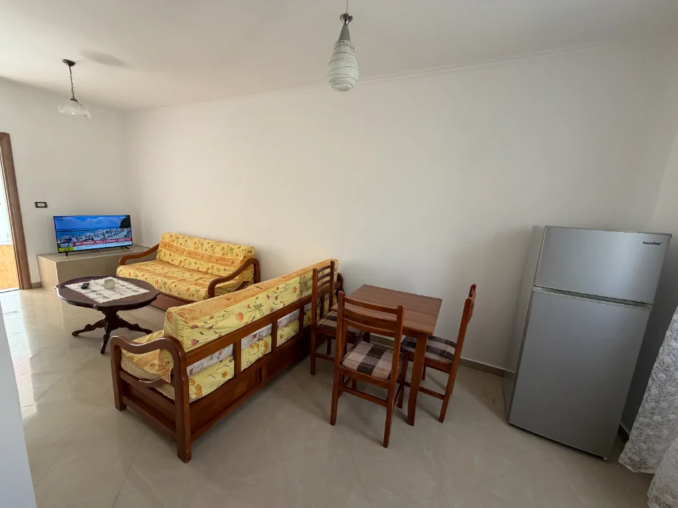 Shqiperi, jepet me qera apartament 1+1+Ballkon Kati 3, 60 m² 450 € (Rruga:Mihal Grameno)