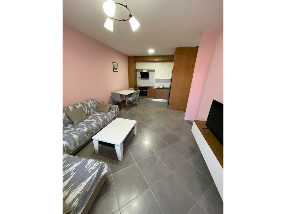 Shqiperi, jepet me qera apartament 1+1+Ballkon Kati 4, 72 m² 500 € (Unaza e Re)