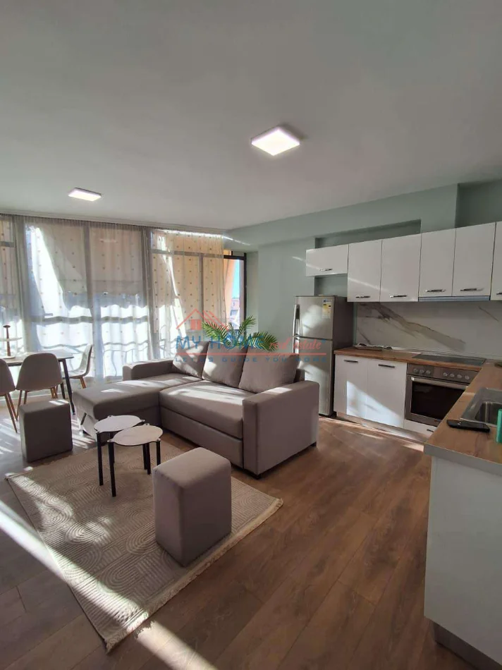 Shqiperi, jepet me qera apartament 1+1+Ballkon Kati 7, 70 m² 600 € (Rruga e Dibres)