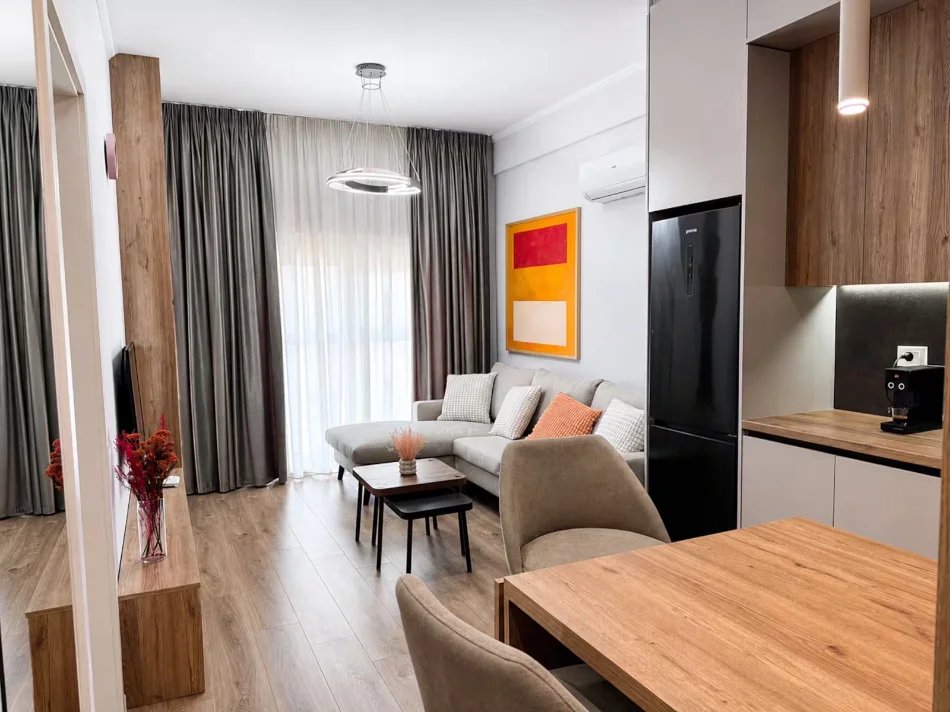 Shqiperi, jepet me qera apartament 1+1 Kati 8, 56 m² 500 € (Mangalem 21 / Kadiu)