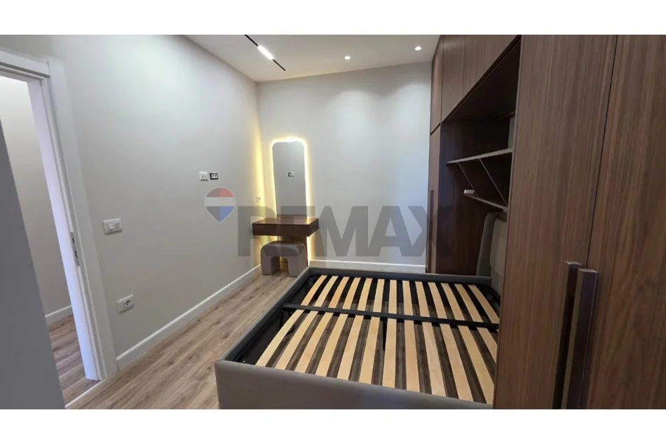 Shqiperi, jepet me qera apartament 2+1 , 60.000 € (Tirana Golden Park)
