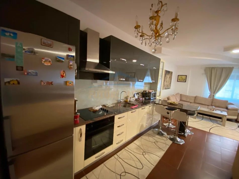 Shqiperi, jepet me qera apartament 2+1+Ballkon Kati 2, 550 €
