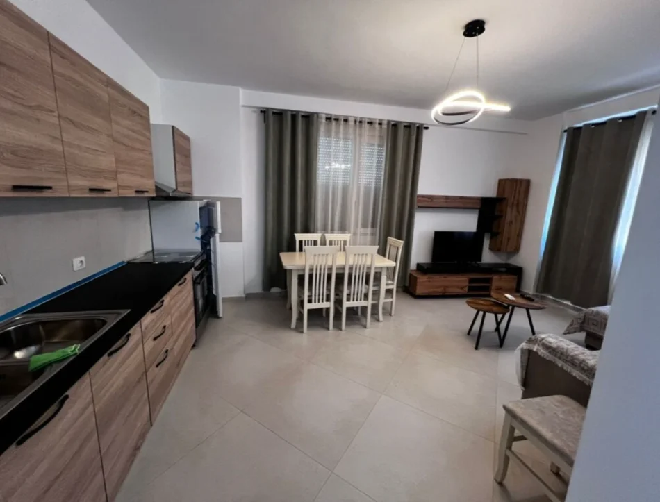 Shqiperi, jepet me qera apartament 2+1+Ballkon Kati 2, 77 m² 500 € (Sokrat Milo)