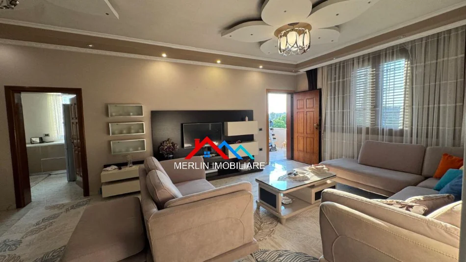 Shqiperi, jepet me qera apartament 2+1+Ballkon Kati 3, 145 m² 525 € (RRUGA NJAZI MEKA,ALLIAS)