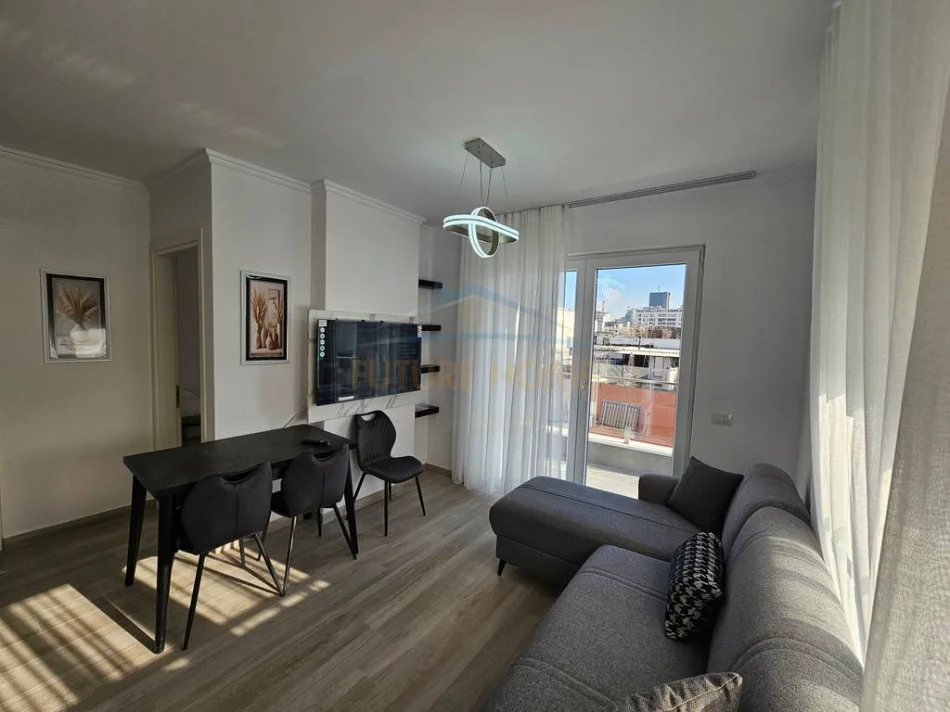 Shqiperi, jepet me qera apartament 2+1+Ballkon Kati 6, 80 m² 900 € (Rruga Jordan Misja)