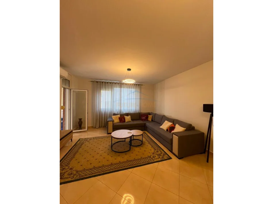 Shqiperi, jepet me qera apartament 2+1 Kati 2, 98 m² 700 €