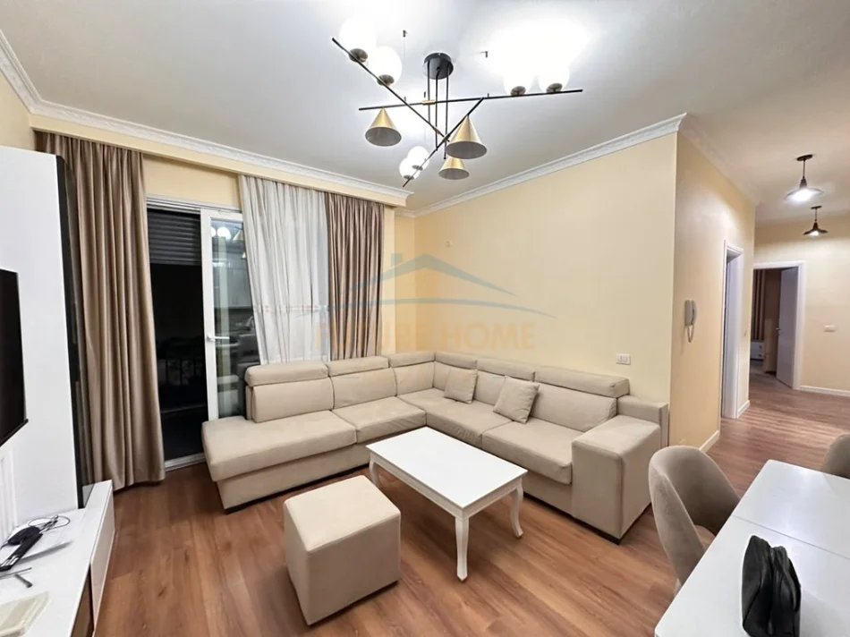 Shqiperi, jepet me qera apartament 2+1 Kati 5, 103 m² (Rruga 5 Maji)
