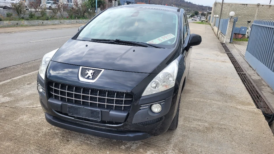 Shqiperi, makine me portobagazh peugeot Nafte, e zeze automatik 220.000 km 3.700 €