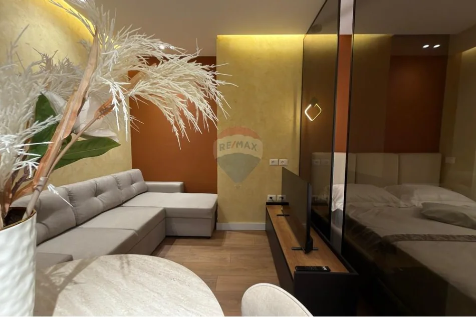 Super Studio Apartament per shitje në Qendër - Sheshi Skënderbej! (17,900,000 ALL)