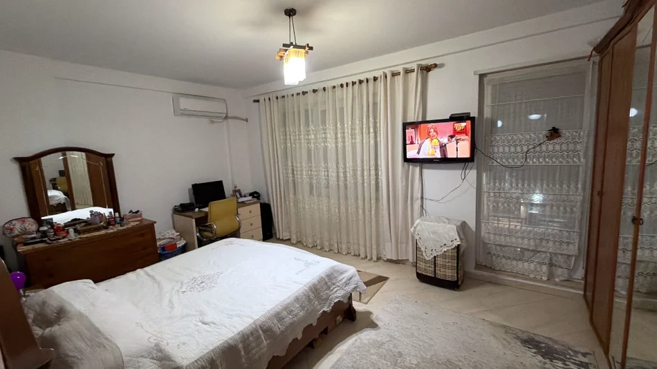 Tirane shitet apartament 1+1   180.000 € (bulevardi i ri)