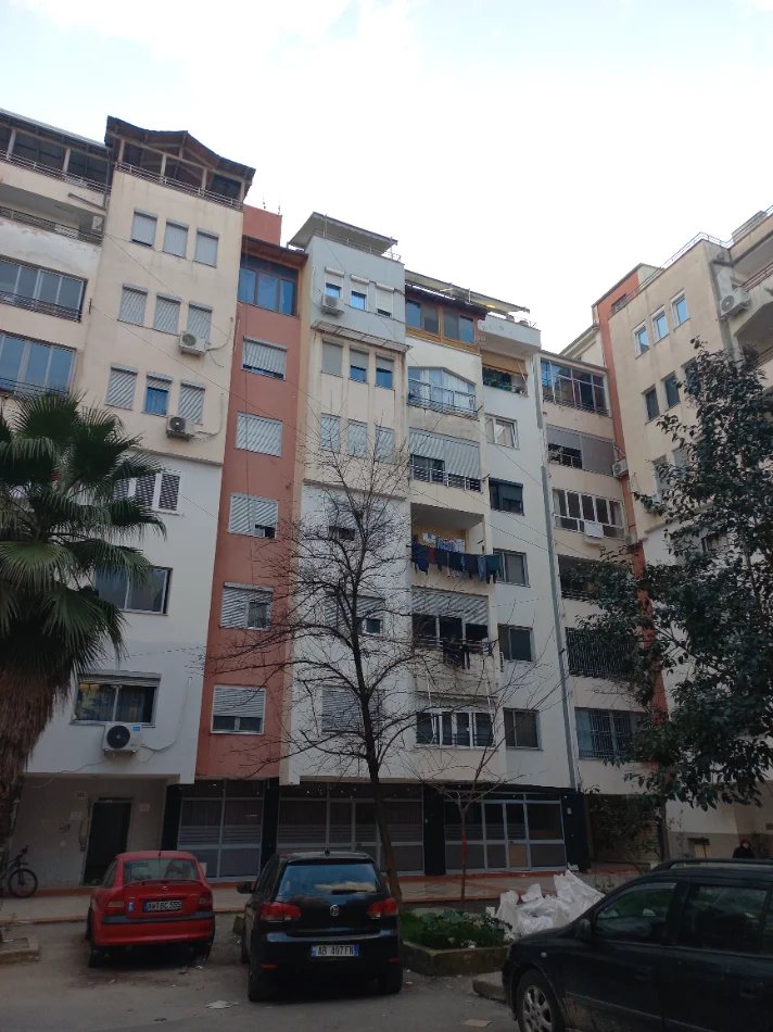 Tirane Fresk Shitet Apart sip.128m2+Garazh-1,sip.22m2,tip 2+1, kat 6, kompleks ri banim, Çmim165'000€, te Shkoll 9-Vjeç Qesarakë rr M.Deliu Fresku Tir