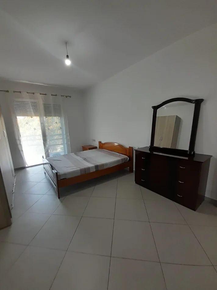 Tirane, Jepet me Qera Apartament 1+1,Mobiluar,Çmimi 45.000 Lekë të Reja, Rruga DIBRËS, Tiranë.