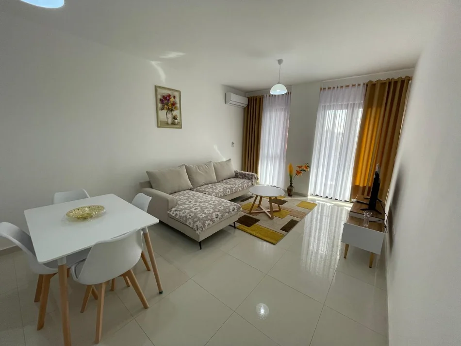 Tirane, Jepet me Qera Apartament 1+1,Mobiluar,Çmimi 55.000 Lekë të Reja, Rruga DIBRËS, Tiranë.