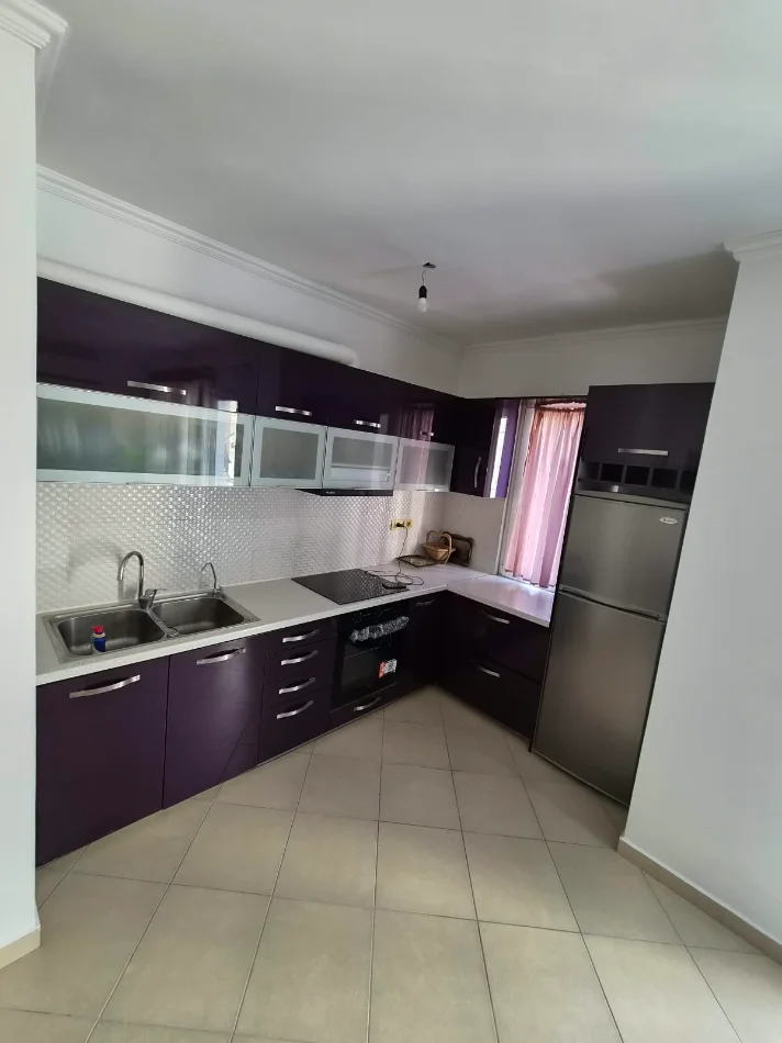 Tirane, Jepet me Qera Apartament 2+1,Mobiluar,kati 7, Ashensor,Çmimi 50.000 Lekë të Reja, në Astir, Tiranë.