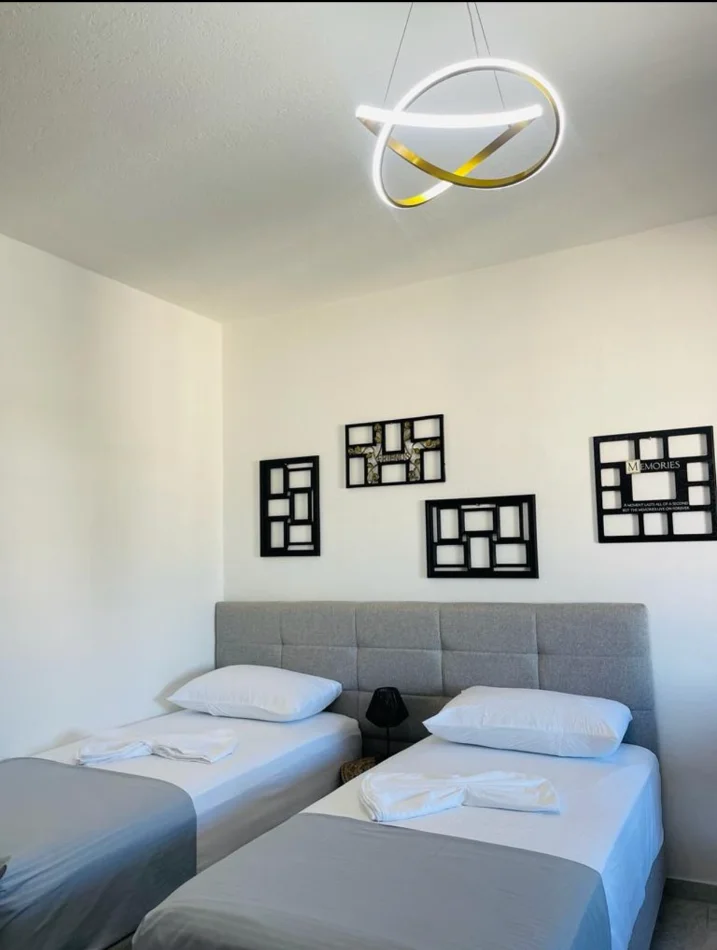 Tirane, Jepet me Qera Garsioner, Mobiluar, Kati 7, Ashensor, Çmimi 35.000 Lekë të Reja, Ish-Resorant-Durrësi, Medrese, Tiranë
