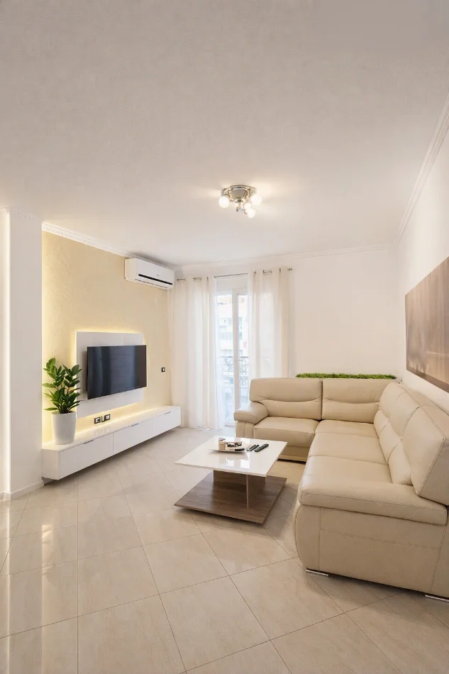 Tirane, Liqeni thate 2+1 650