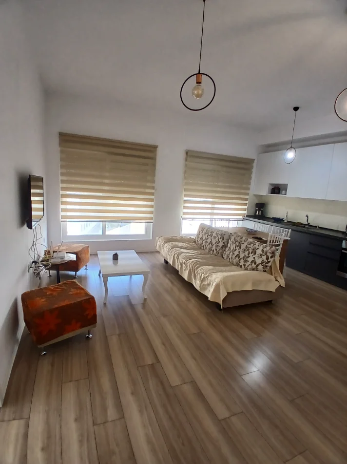 Tirane, Liste me oferta apartament 2+1+Ballkon Kati 4, 76 m²
