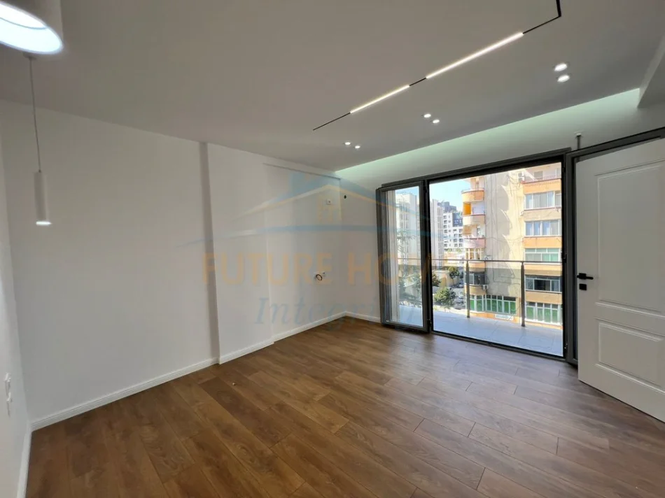 Tirane, Shitet, Apartament 1+1, Kati 4, 58 m2 (21 Dhjetori) 178,000 €