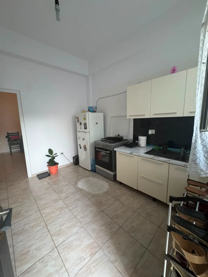Tirane, Shitet Garsoniere Kati 0, 45 m² 80.000 € (RRUGA E DURRESIT)