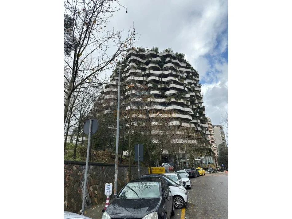 Tirane, jap me qera apartament 1+1+Aneks+Ballkon Kati 6, 125 m² 2.000 € (Lion Park 1)