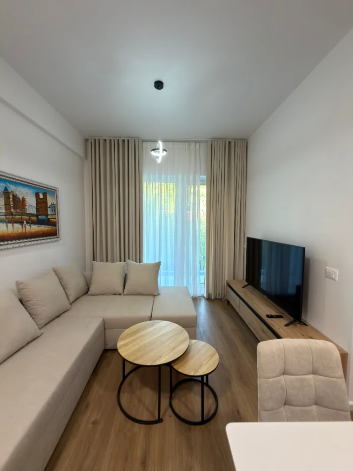 Tirane, jap me qera apartament 1+1+Ballkon Kati 2, 49 m² 402 € (Fresk, Oxa)