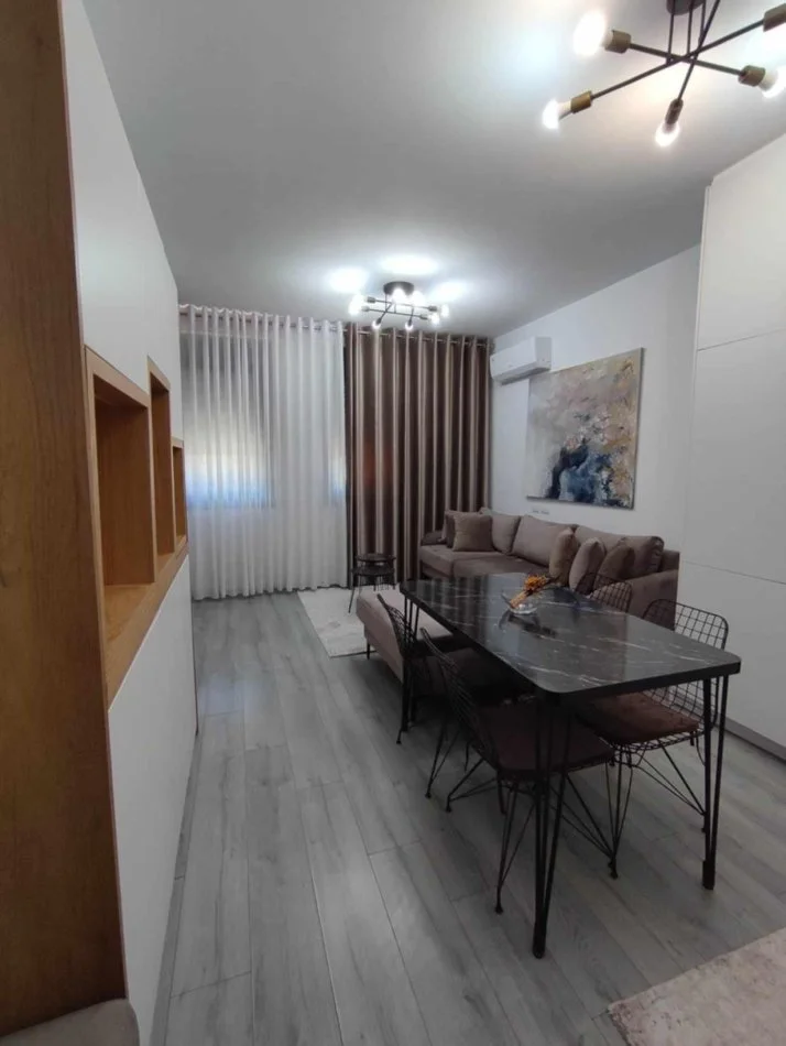 Tirane, jap me qera apartament 1+1 Kati 1, 51 m² 47,000 Leke/Muaj (Konferenca e Pezes)