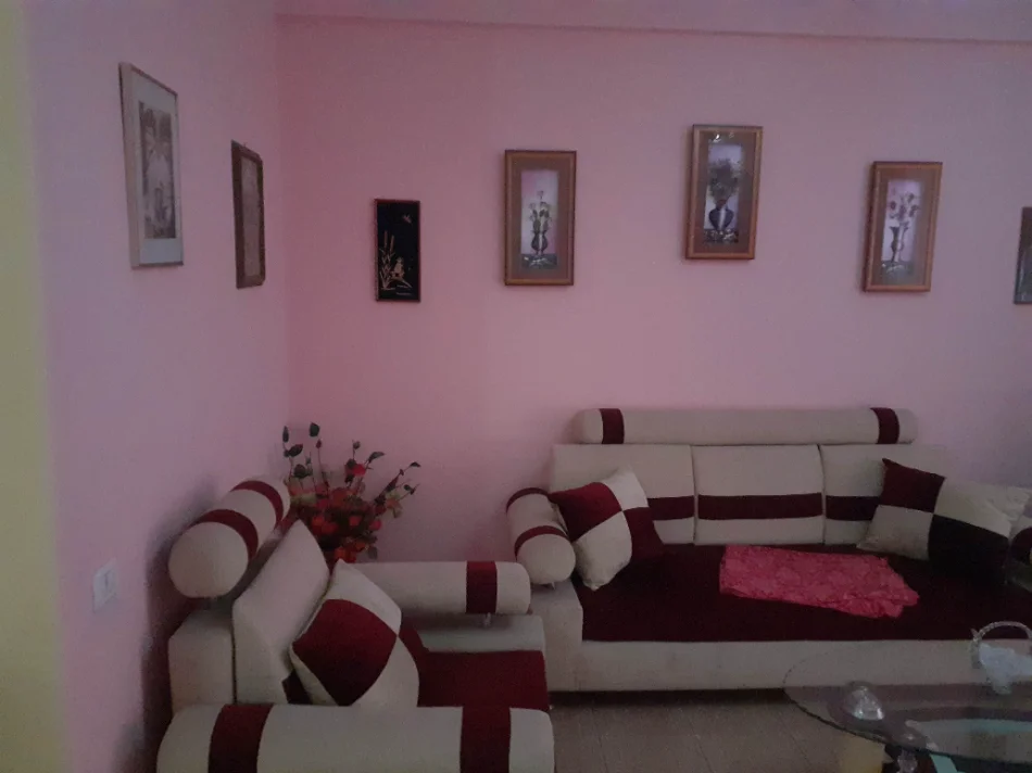 Tirane, jap me qera apartament 1+1 Kati 1, 73 m² 420 € (Rruga Sabri Perveza)