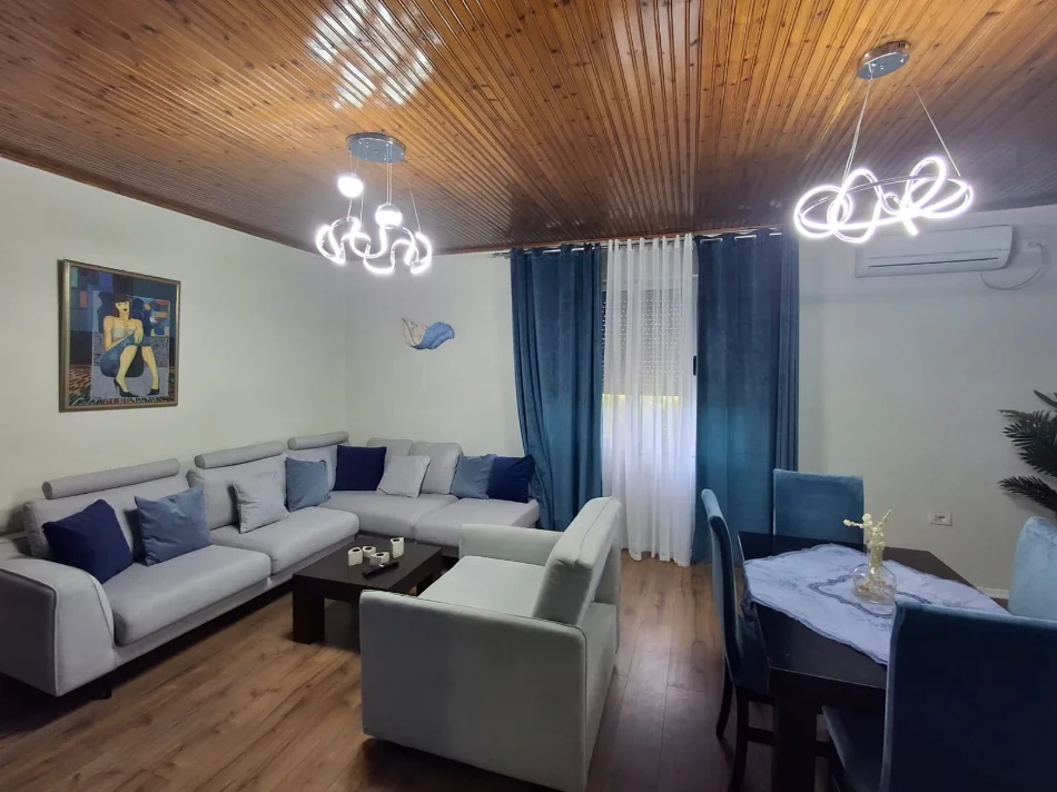Tirane, jap me qera apartament 1+1 Kati 6, 60 m² 550 € (Shallvaret)