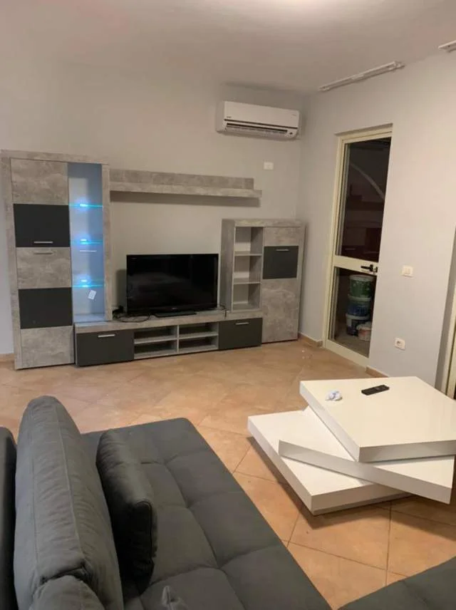 Tirane, jap me qera apartament 2+1+A+BLK Kati 3, 119 m²