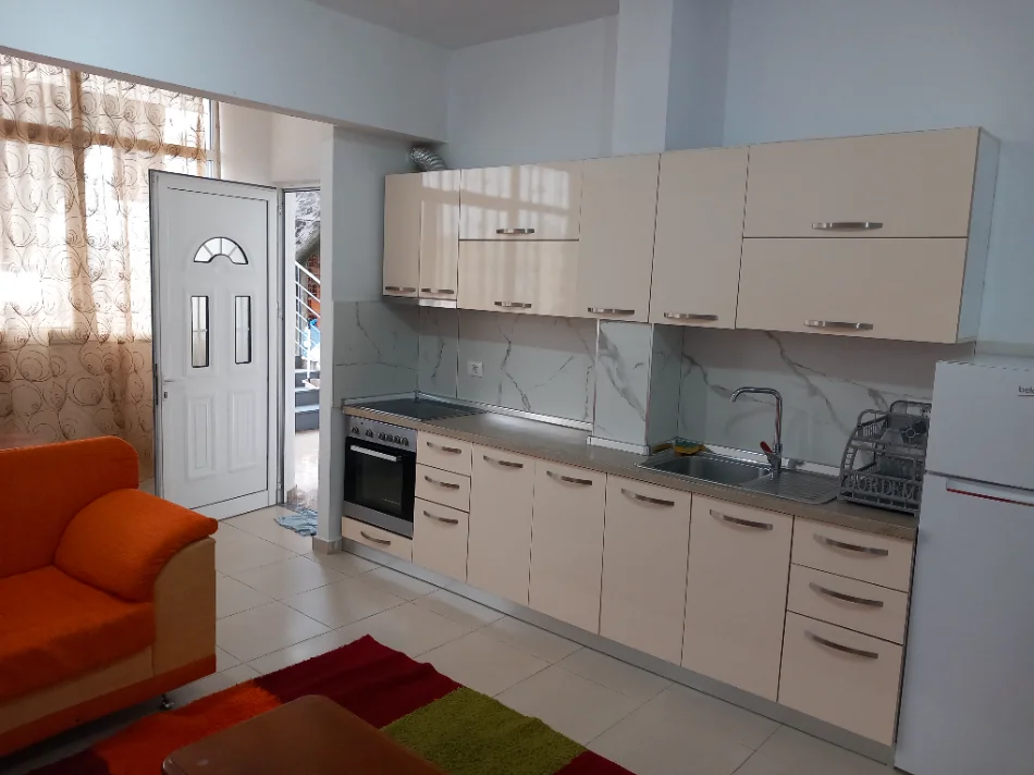 Tirane, jap me qera apartament 2+1+Ballkon Kati 2, 78 m² 350 €