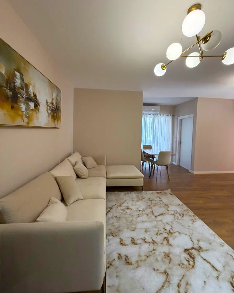 Tirane, jap me qera apartament 2+1+Ballkon Kati 3, 80 m² 600 € (Yzberisht)