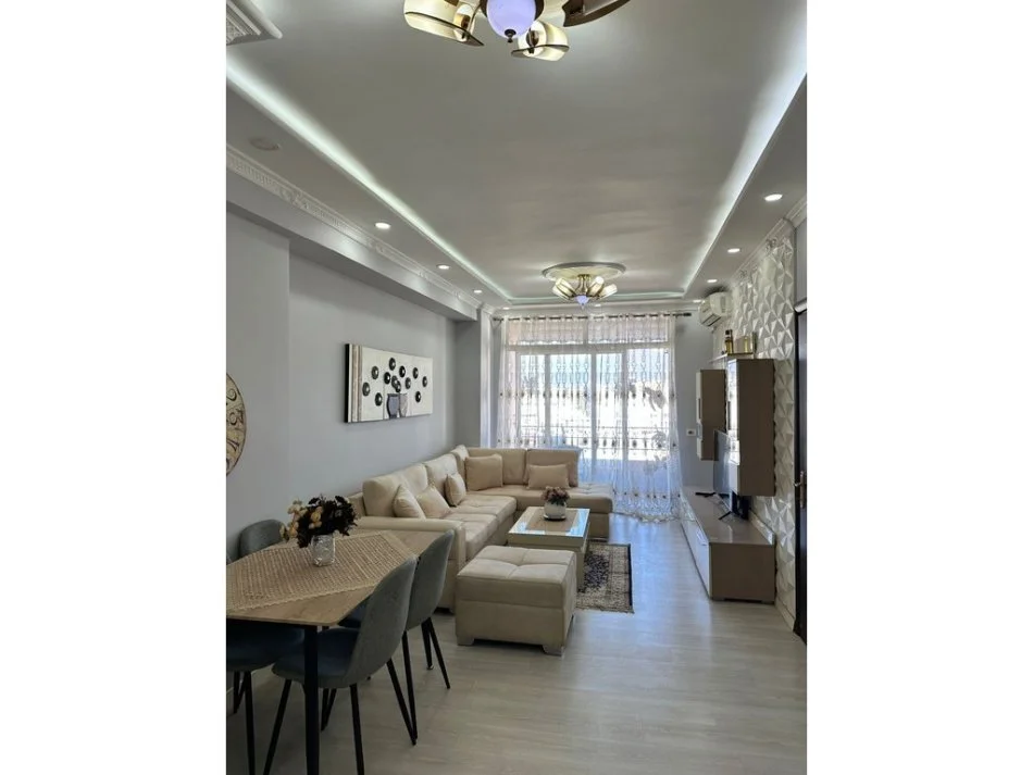 Tirane, jap me qera apartament 2+1+Ballkon Kati 5, 97 m² 500 € (UNAZA E RE)