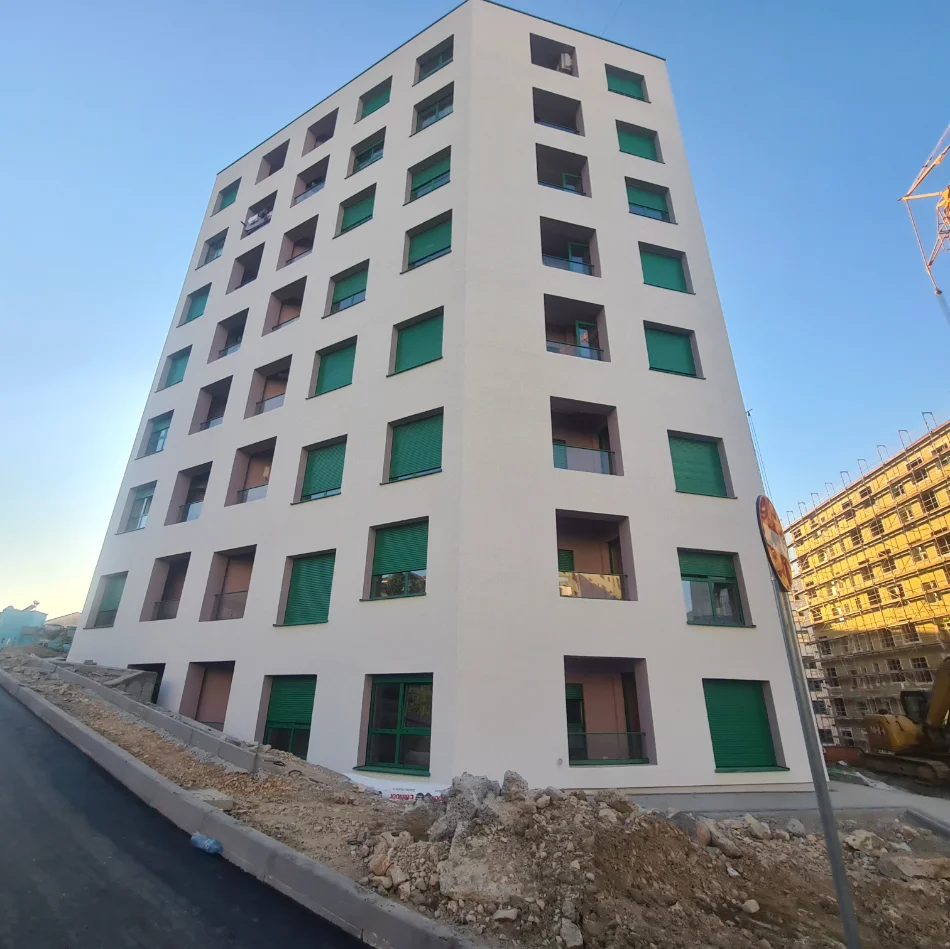 Tirane, jap me qera apartament 2+1+Ballkon Kati 6, 75 m² 330 € (Kompleksi Mangalem)