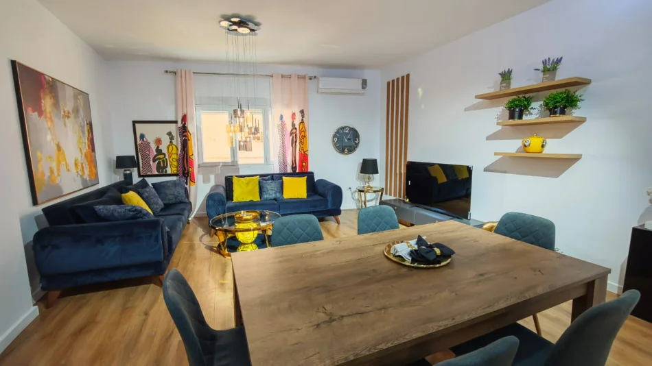 Tirane, jap me qera apartament 2+1+Ballkon Kati 7, 105 m² 950 € (Rruga Tish Dahia, prane German Computers)