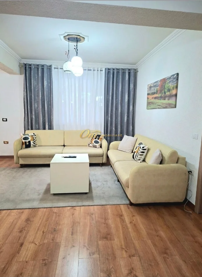 Tirane, jap me qera apartament 2+1 Kati 1, 105 m² 650 € (ALLIAS)