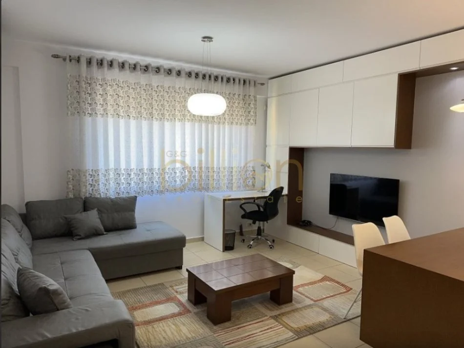Tirane, jepet me qera 1+1 , 70 m² 620 € (Concord Center)
